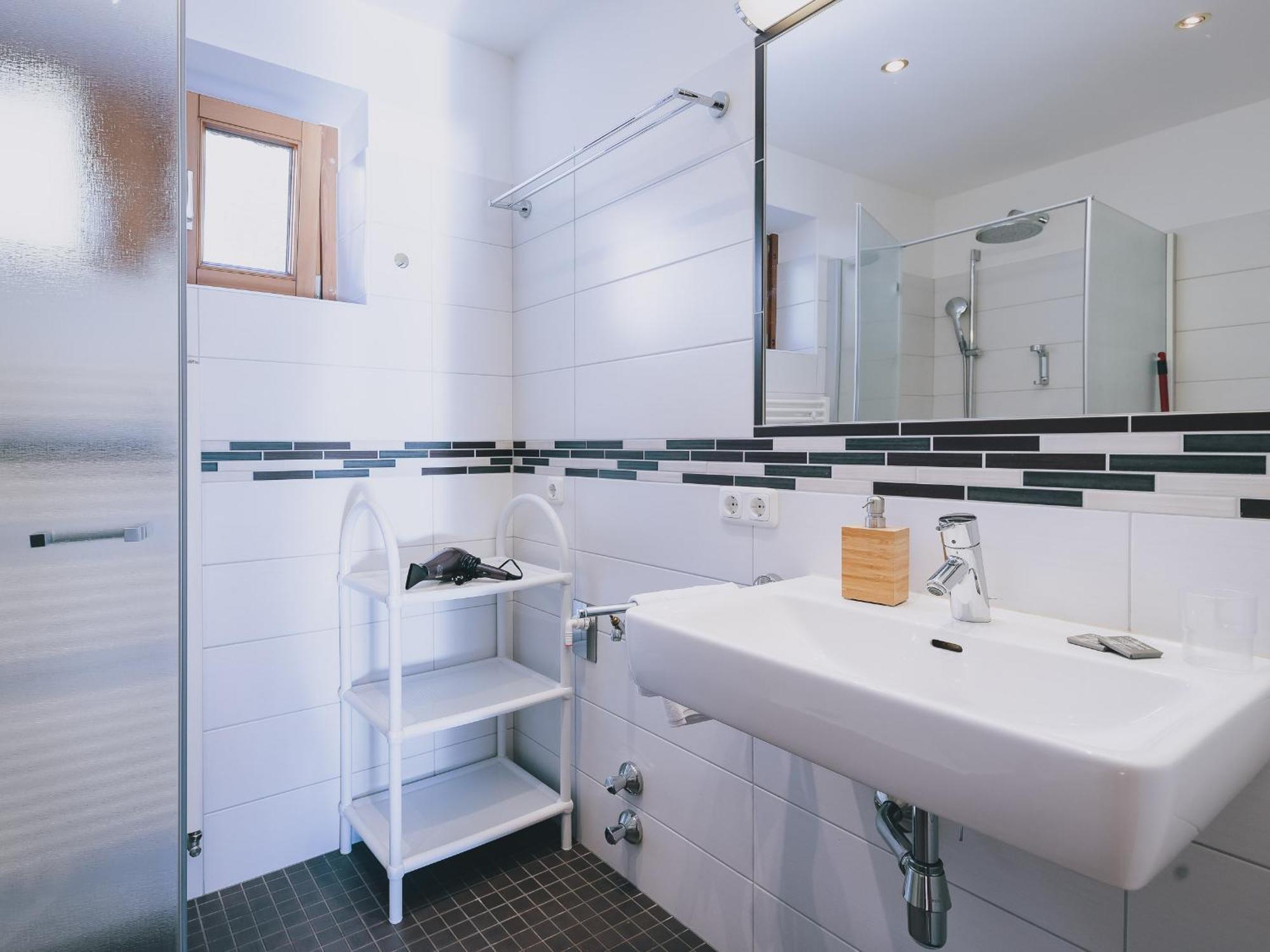 Haus Altenberger By We Rent, Summercard Included Zell am See Chambre photo
