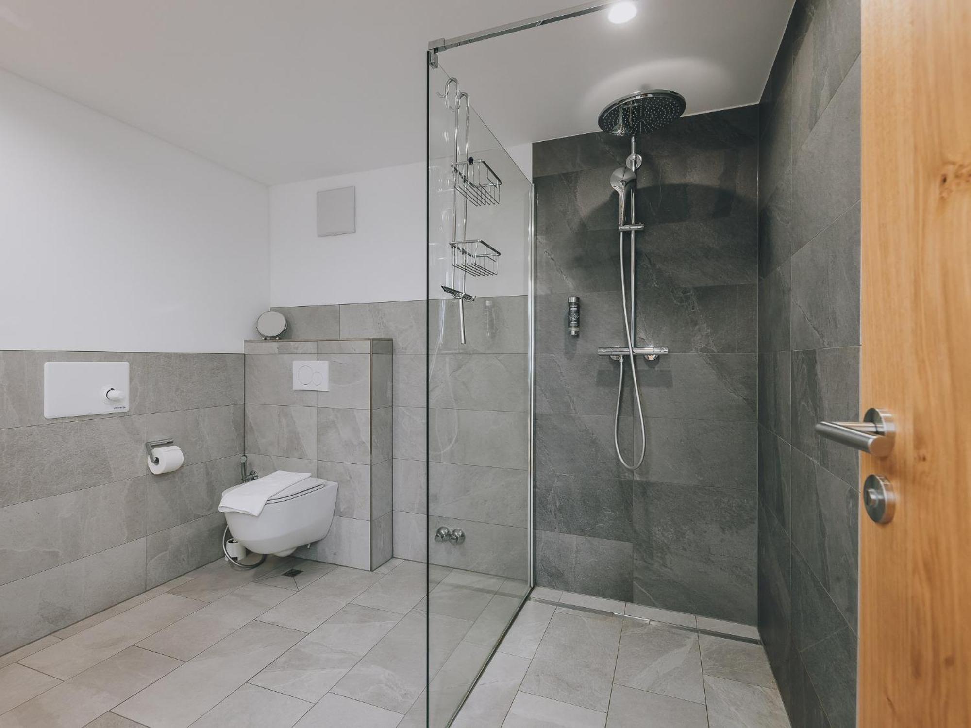 Haus Altenberger By We Rent, Summercard Included Zell am See Extérieur photo